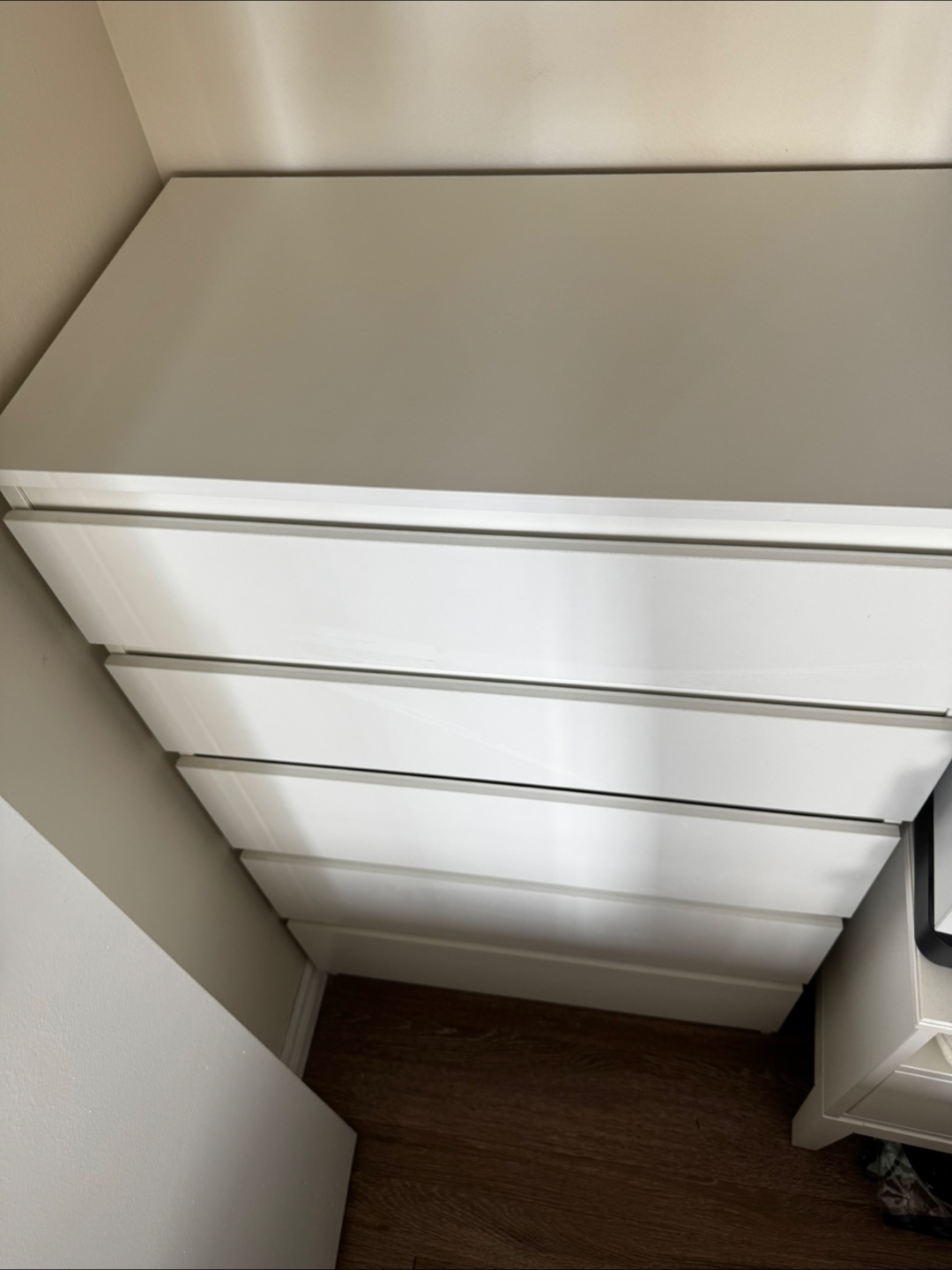 Dresser with 5 drawers