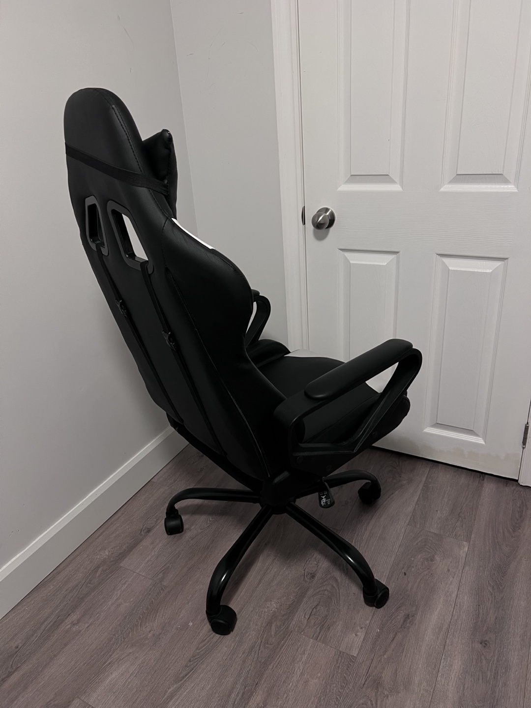 Black and White Gaming Chair - photo 2