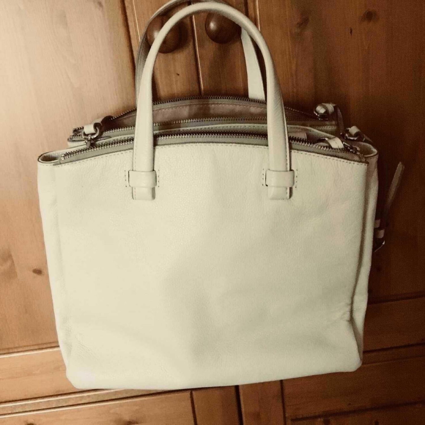 Brand new Banana Republic $450 cost LEATHER Handbag