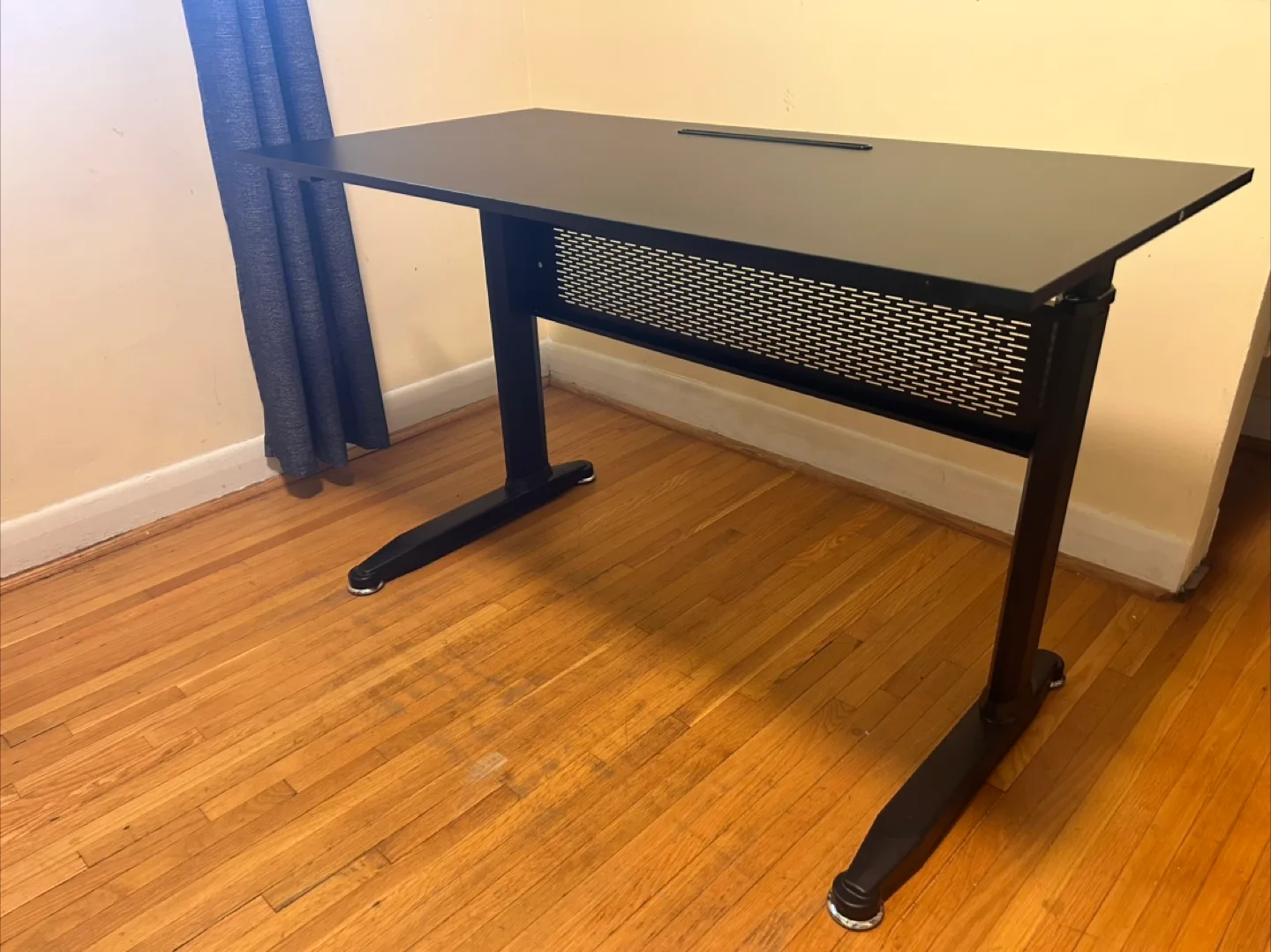 Black Manual sit/ stand desk image indicator(3)