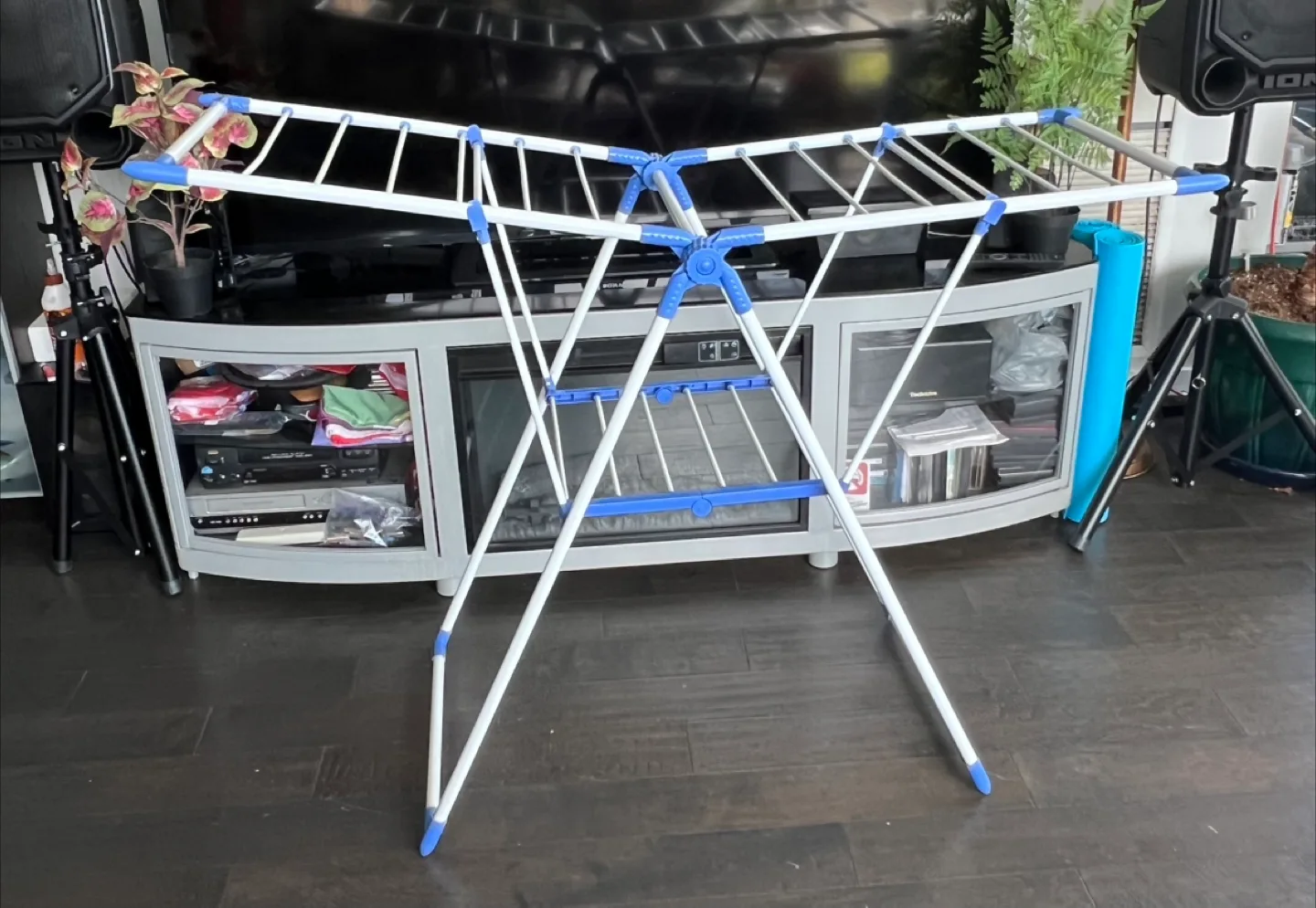 Folding Clothes Drying Rack thumbnail