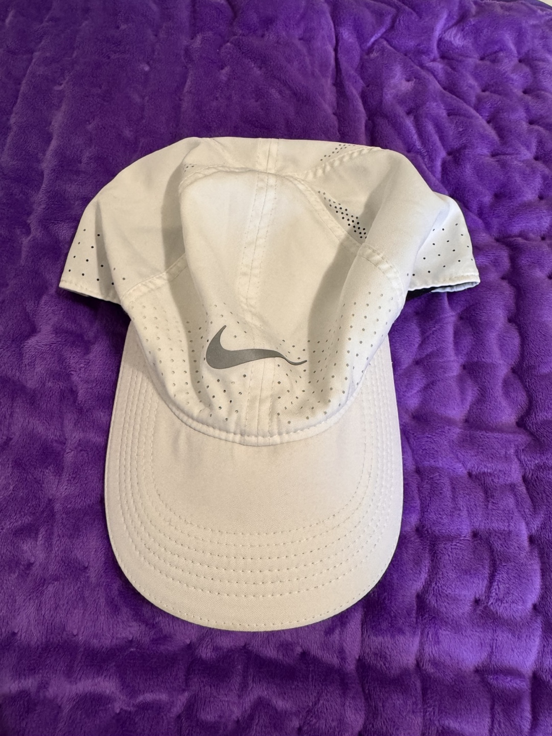 Nike lightweight hat