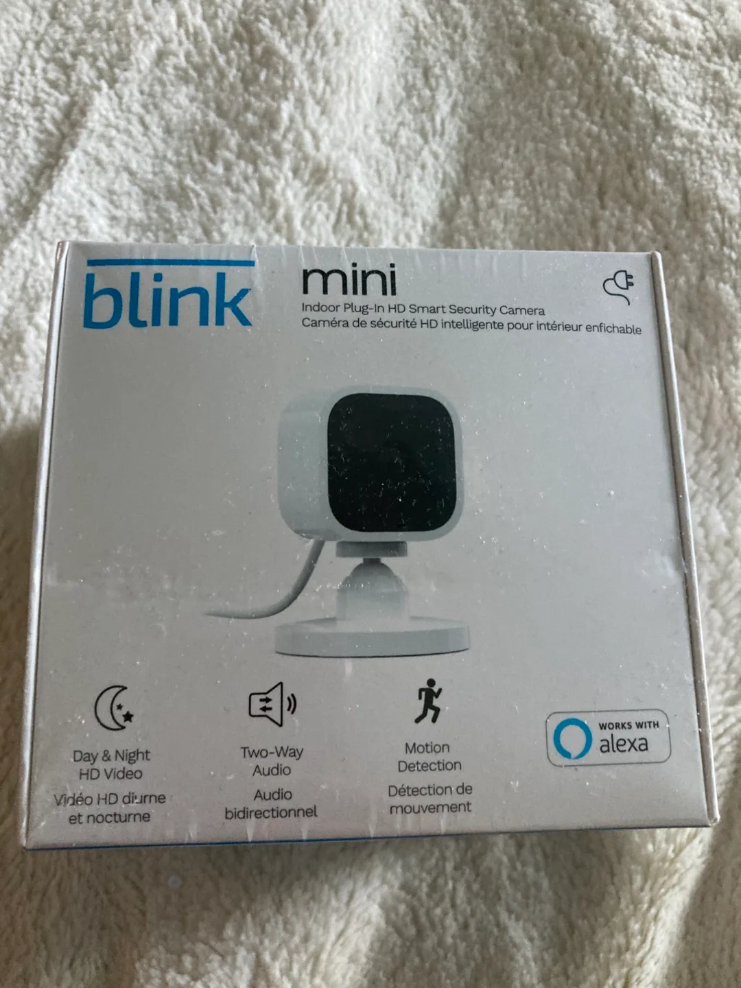 Blink Mini Indoor Plug-in HD Smart Security Camera thumbnail