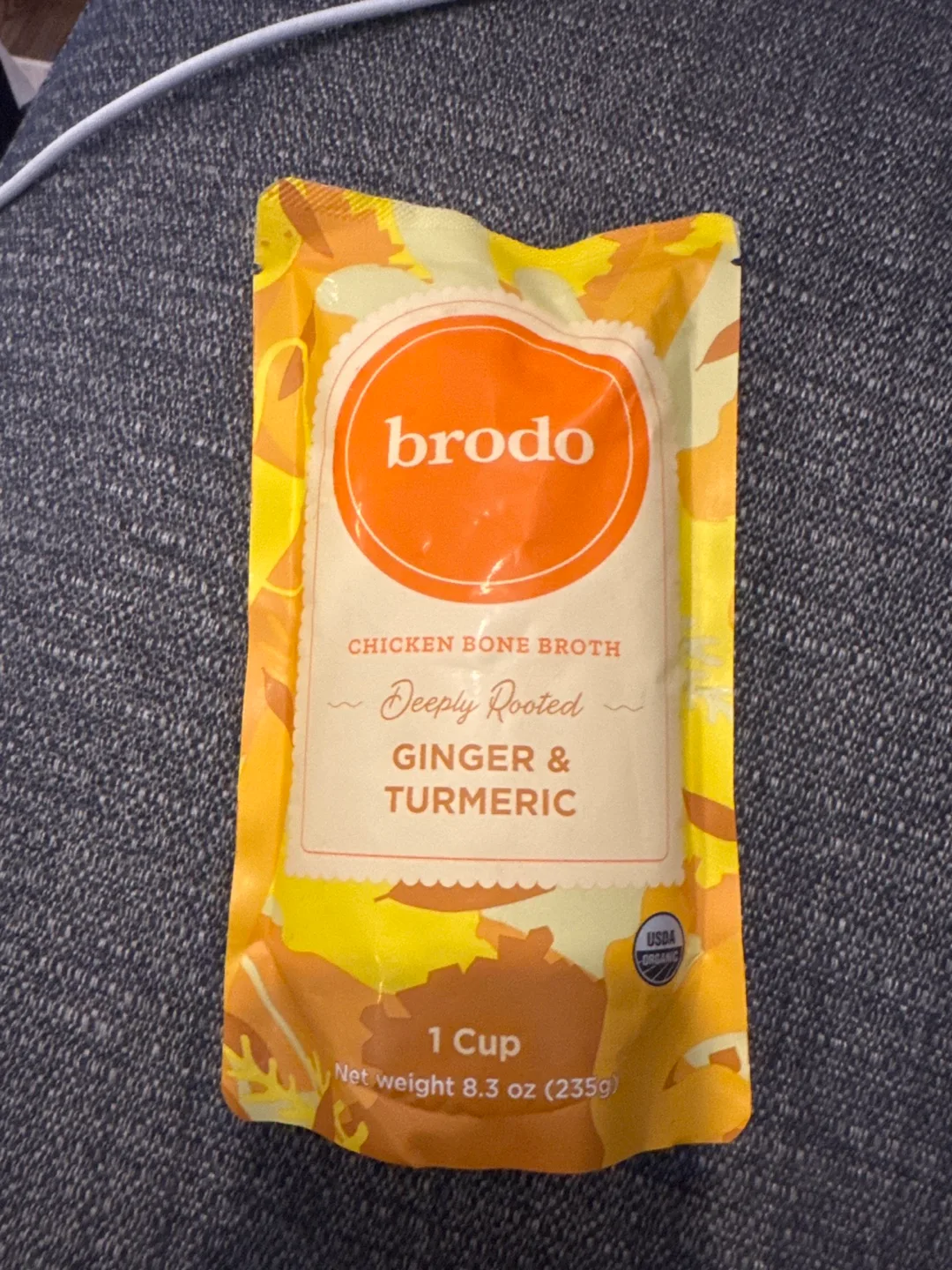 Brodo Ginger & Turmeric Chicken Bone Broth 💚 thumbnail