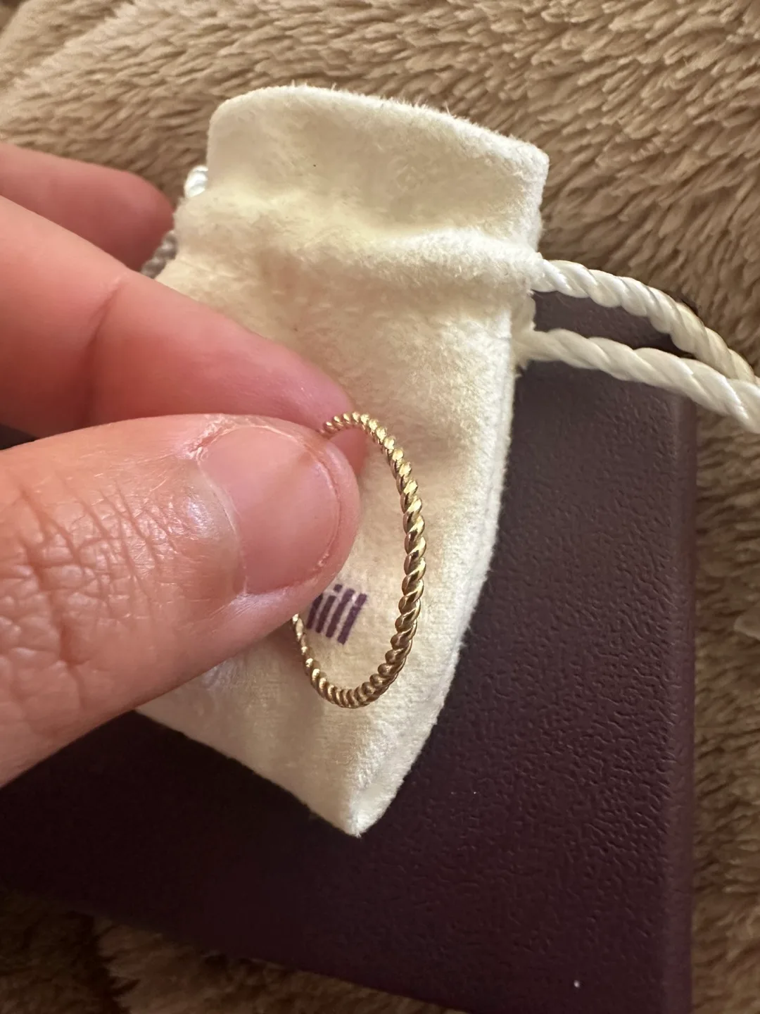 michael hill 10k twisted ring image indicator(3)