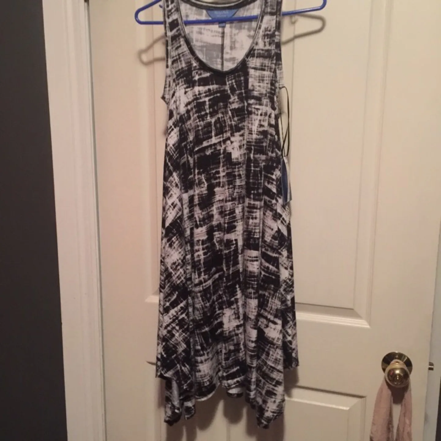 Vera Wang Black and White Dress thumbnail