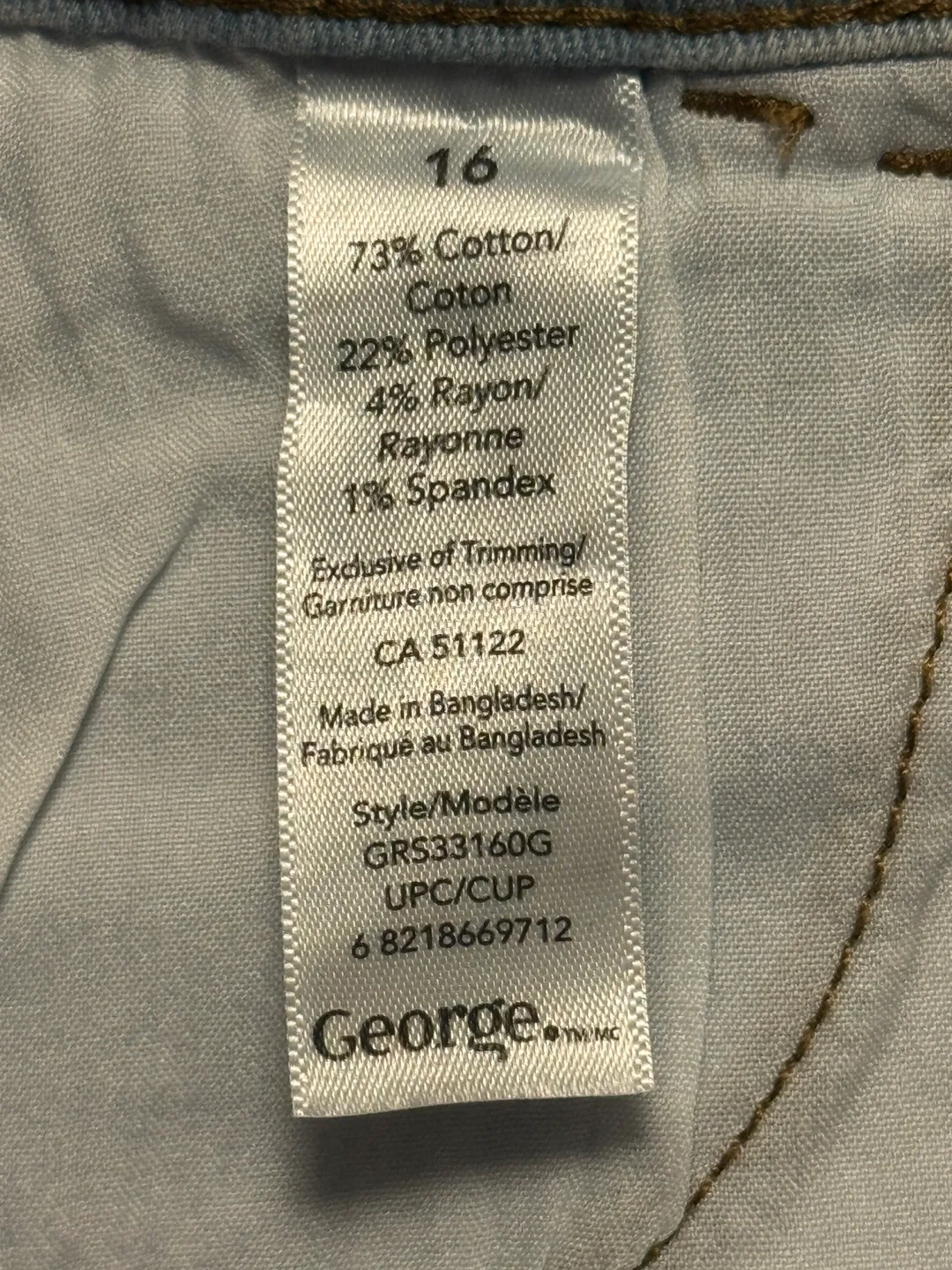 Girl’s Two Tone Denim Shorts 🥕💚 Size 16 image indicator(4)