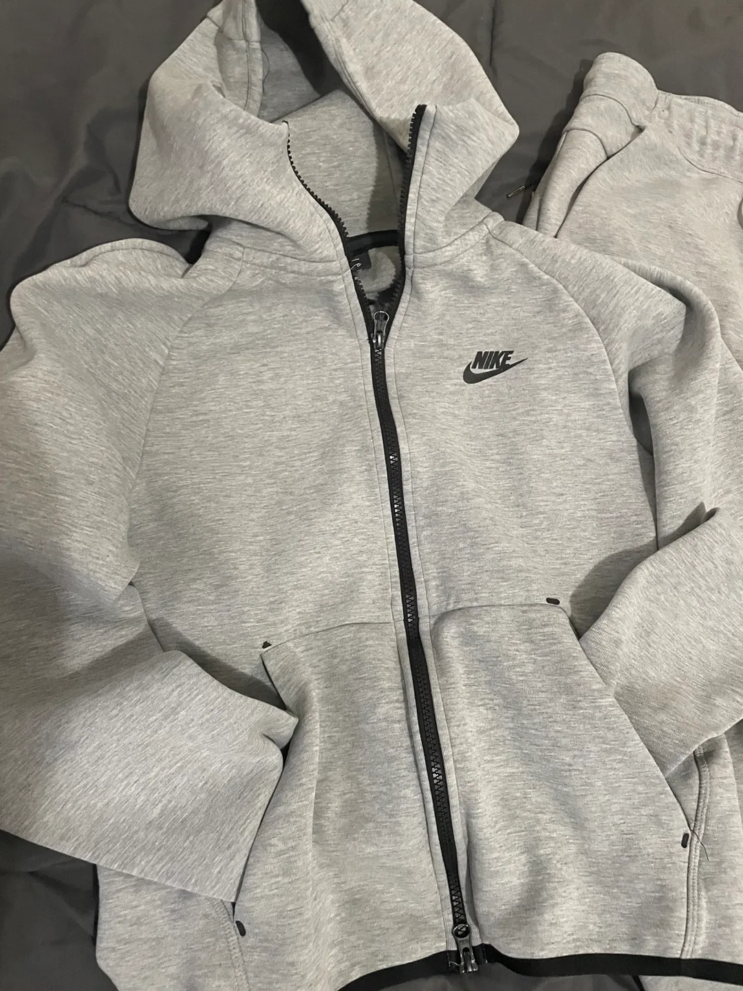 Nike Tech Tracksuit Oldseason image indicator(2)
