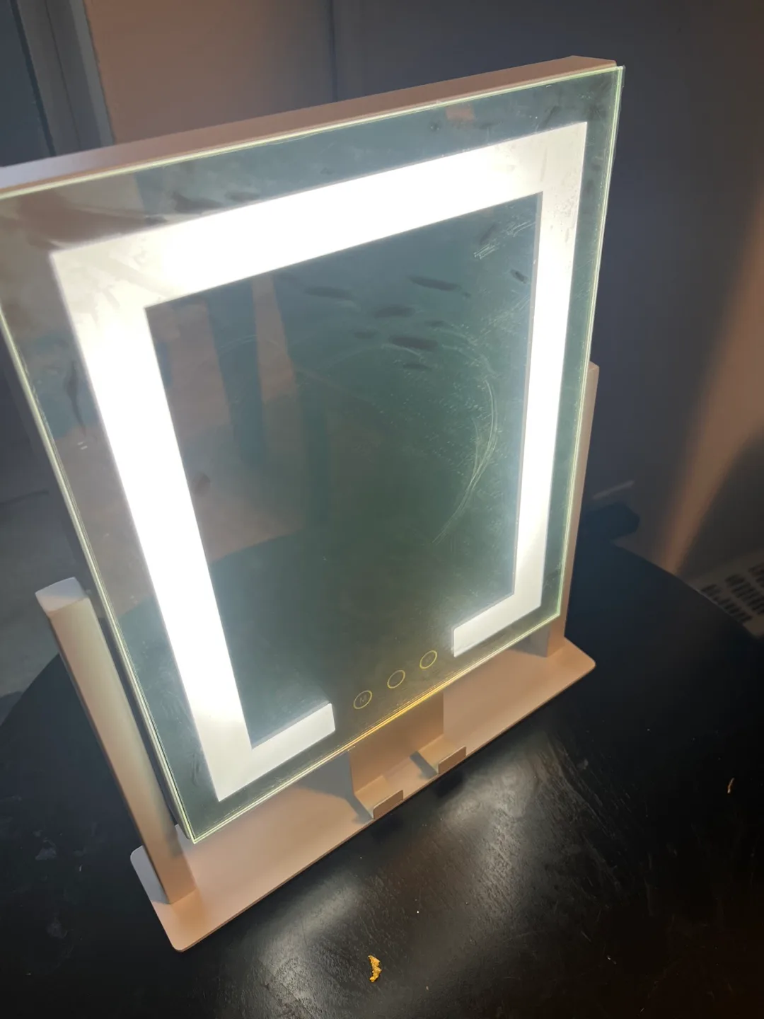 Illuminated Makeup Mirror with phone holder image indicator(2)