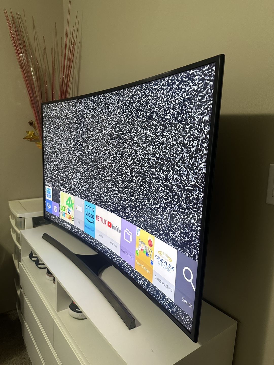 Samsung 55-inch Curved 4K UHD Smart TV – Excellent Condition - photo 5