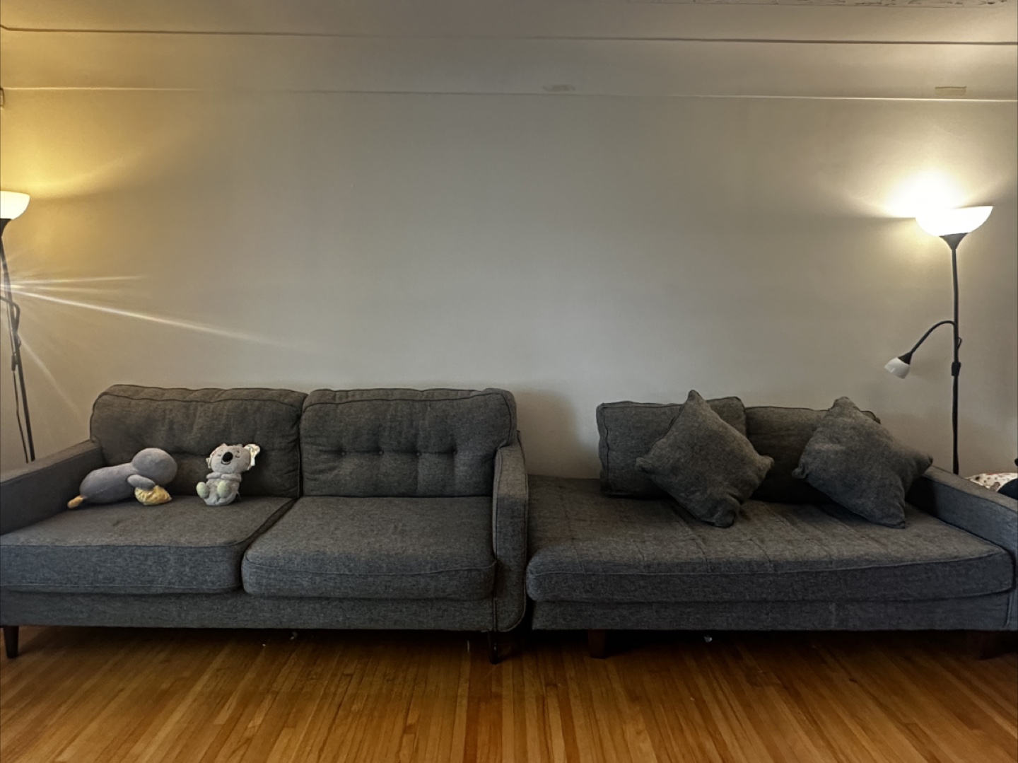 Grey couch - photo 4