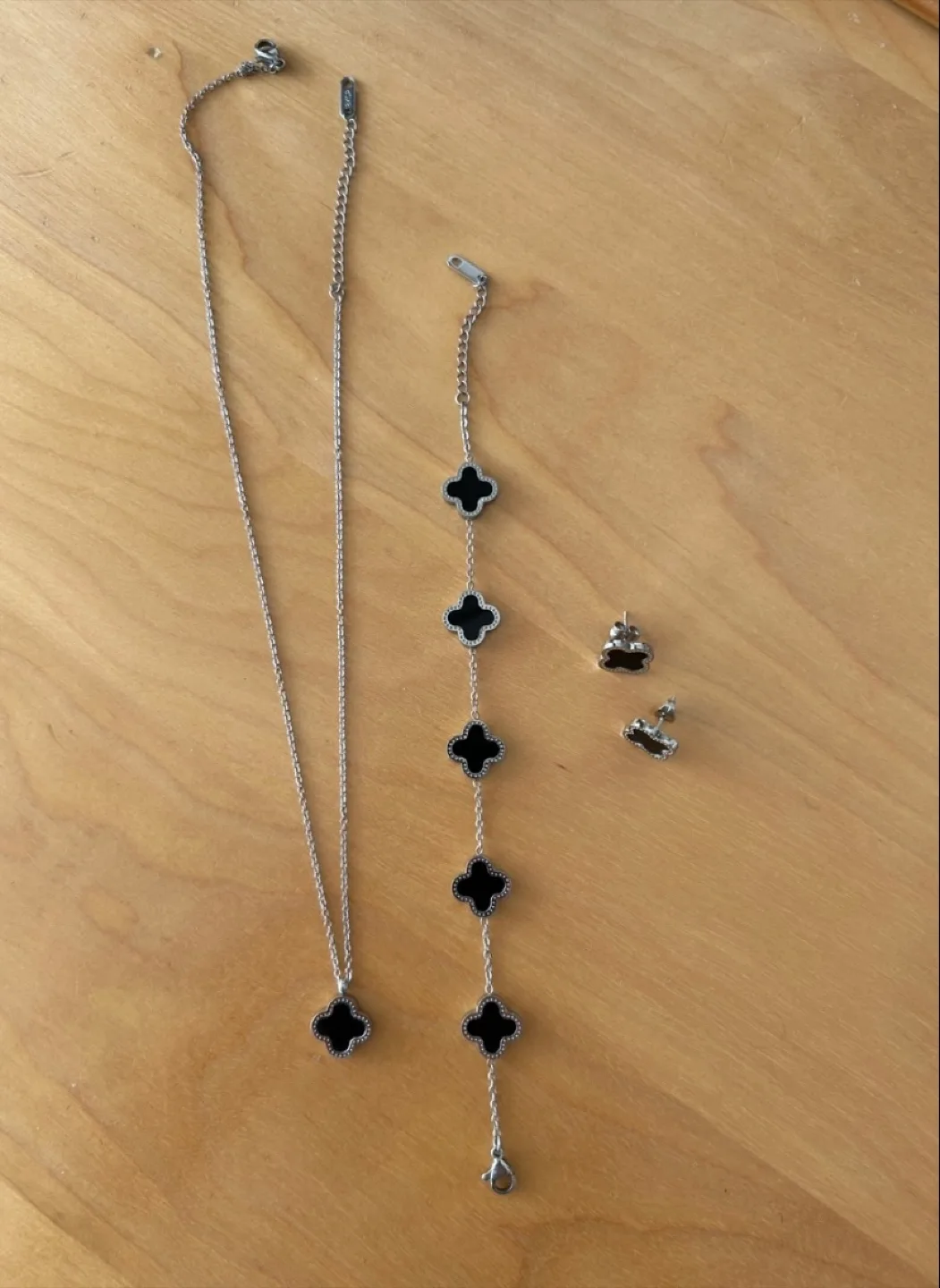 Silver Clover Necklace and Bracelet Set thumbnail