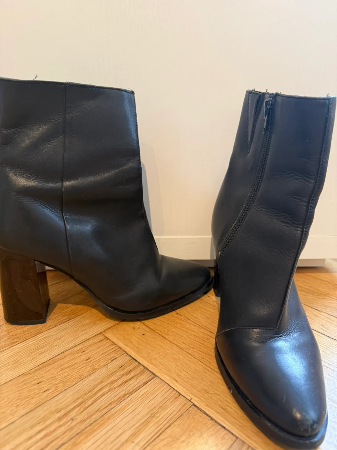 Black leather ankle boots thumbnail