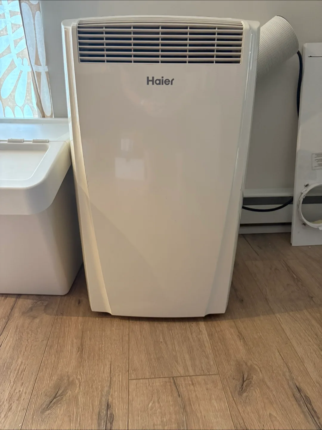 Haier Portable Air Conditioner thumbnail