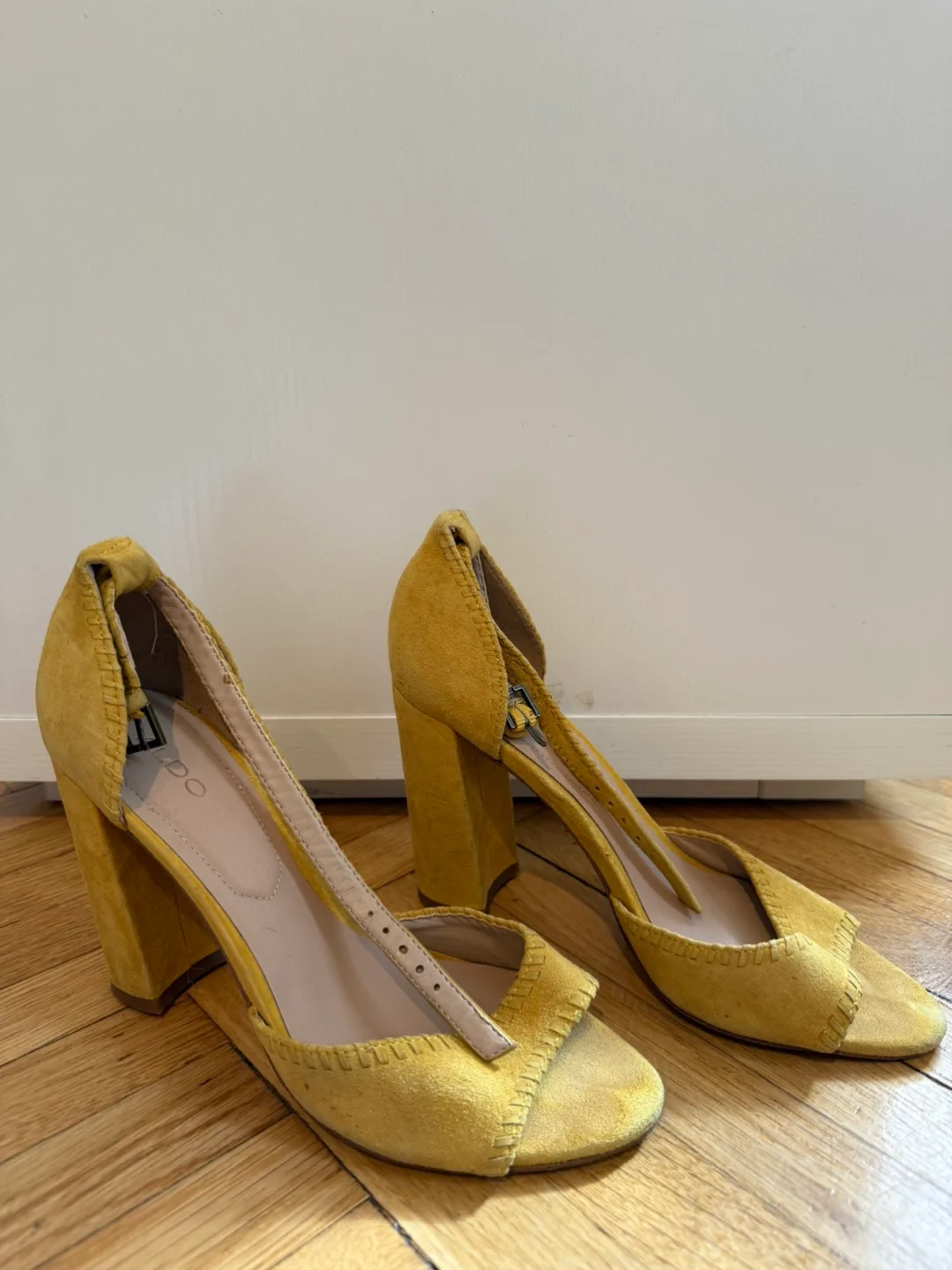 Yellow Heels thumbnail