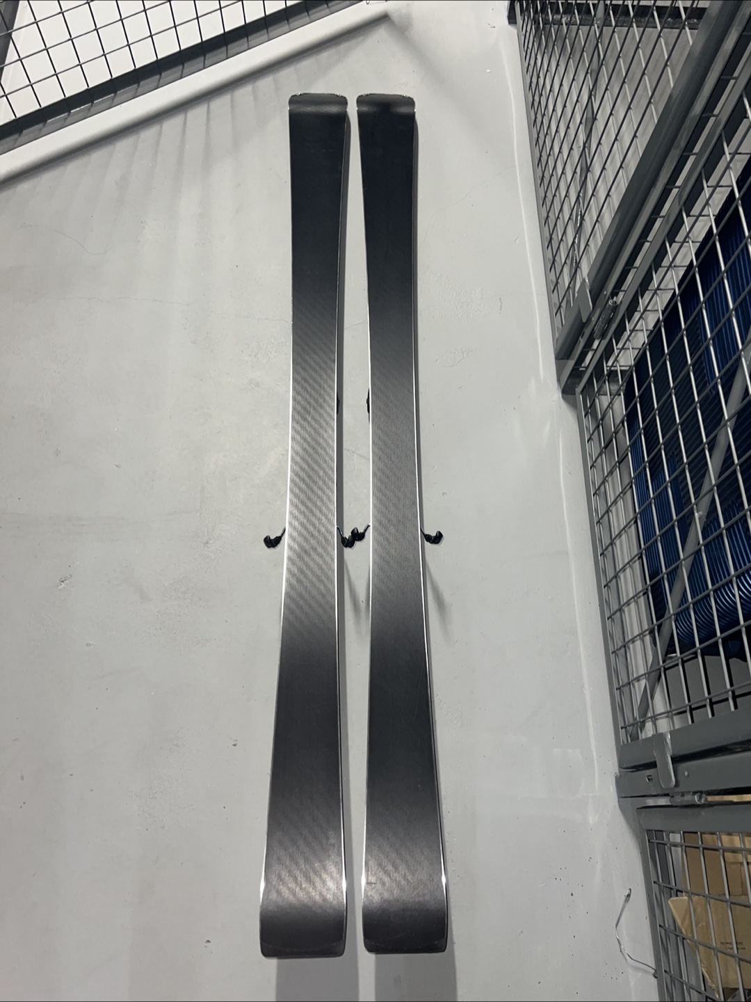 Volkl Deacon 161 Skis - photo 3