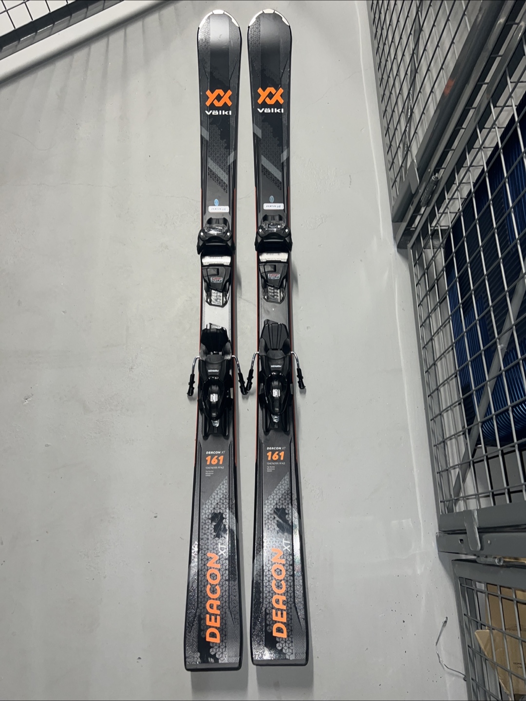Volkl Deacon 161 Skis