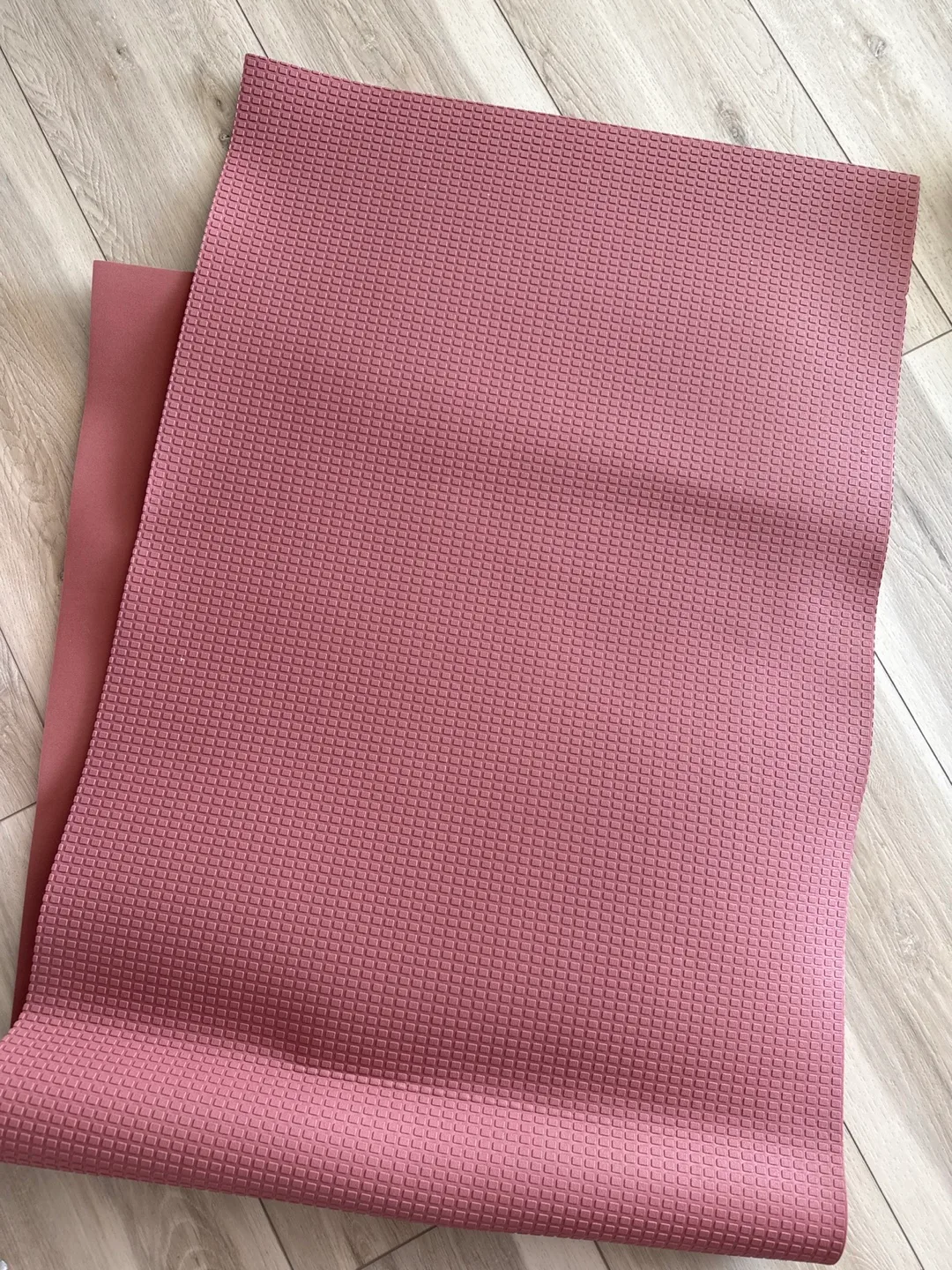 Lululemon Yoga Mat image indicator(2)
