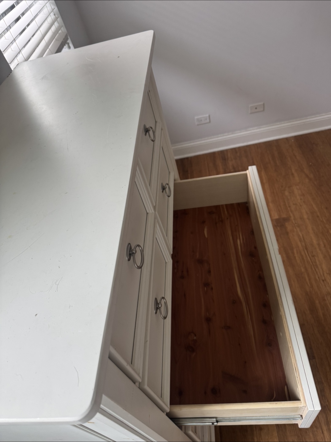 White Dresser Chest - photo 3