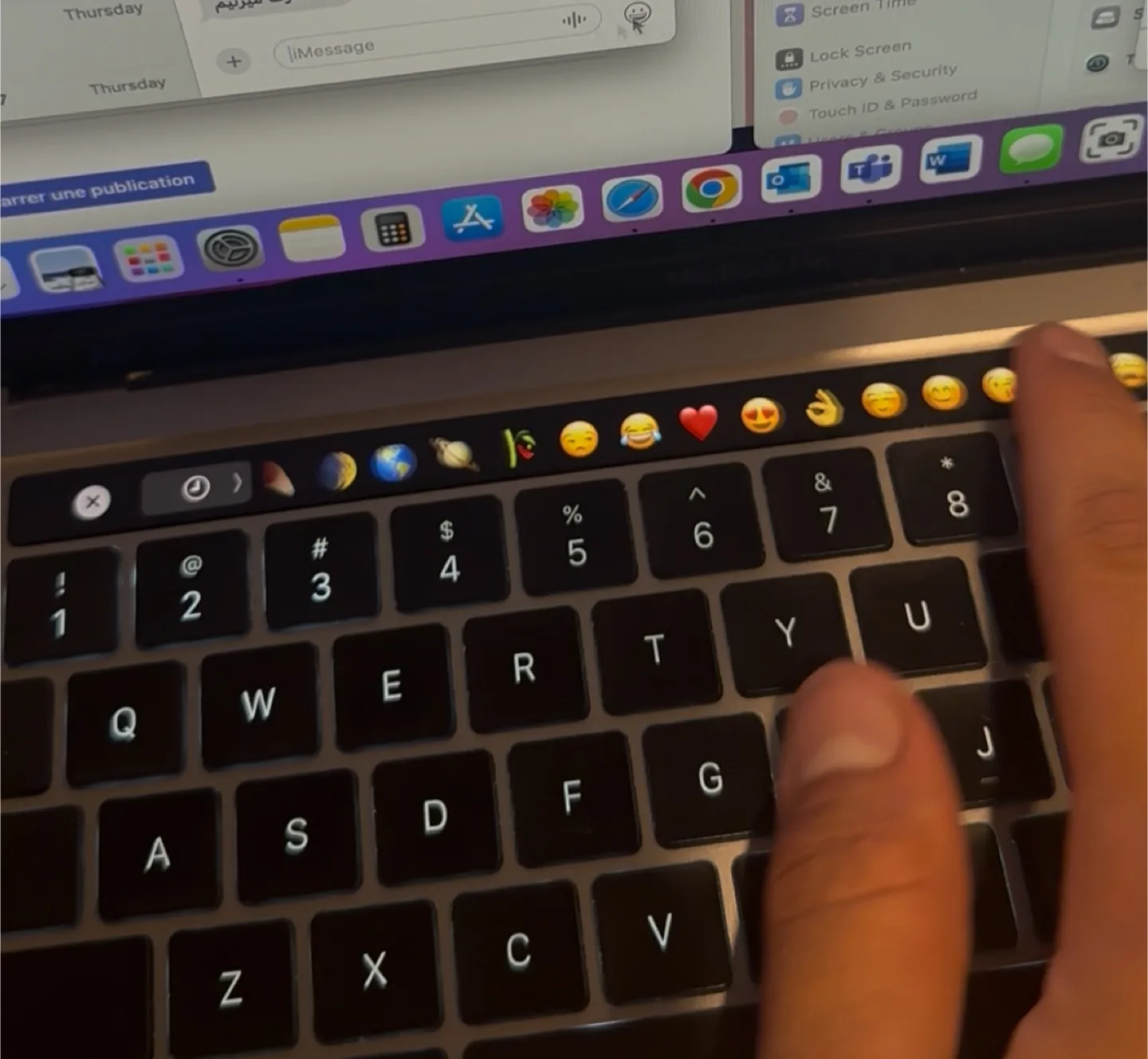 Custom Apple MacBook Pro 13 " image indicator(4)