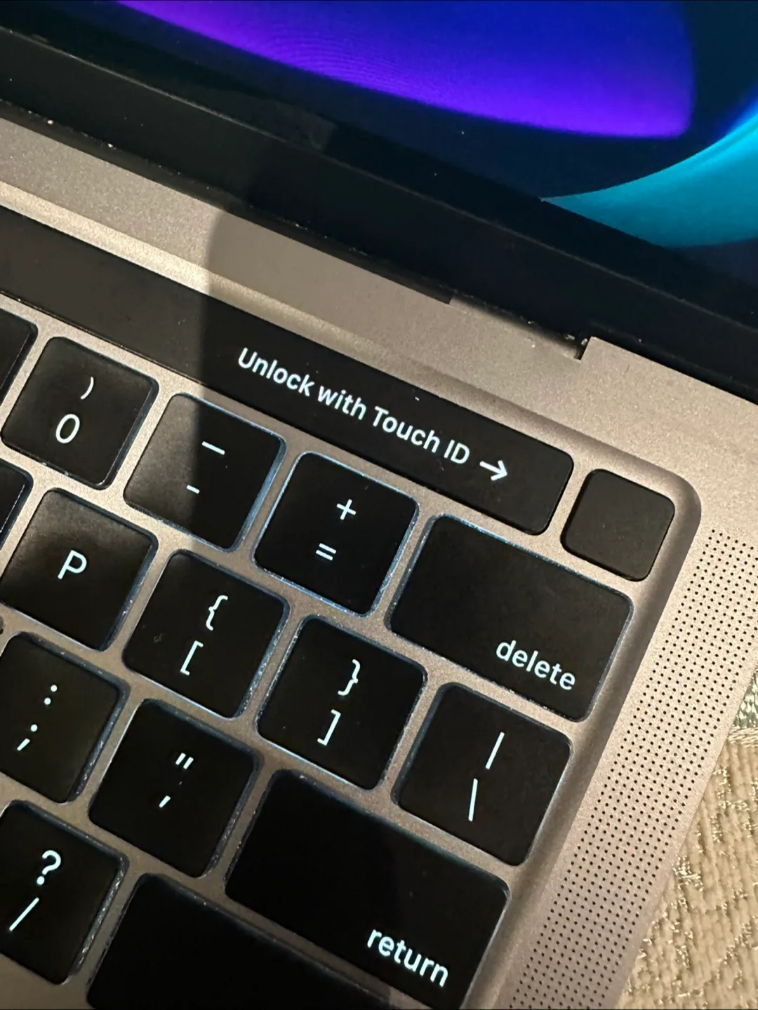Custom Apple MacBook Pro 13 " image indicator(3)