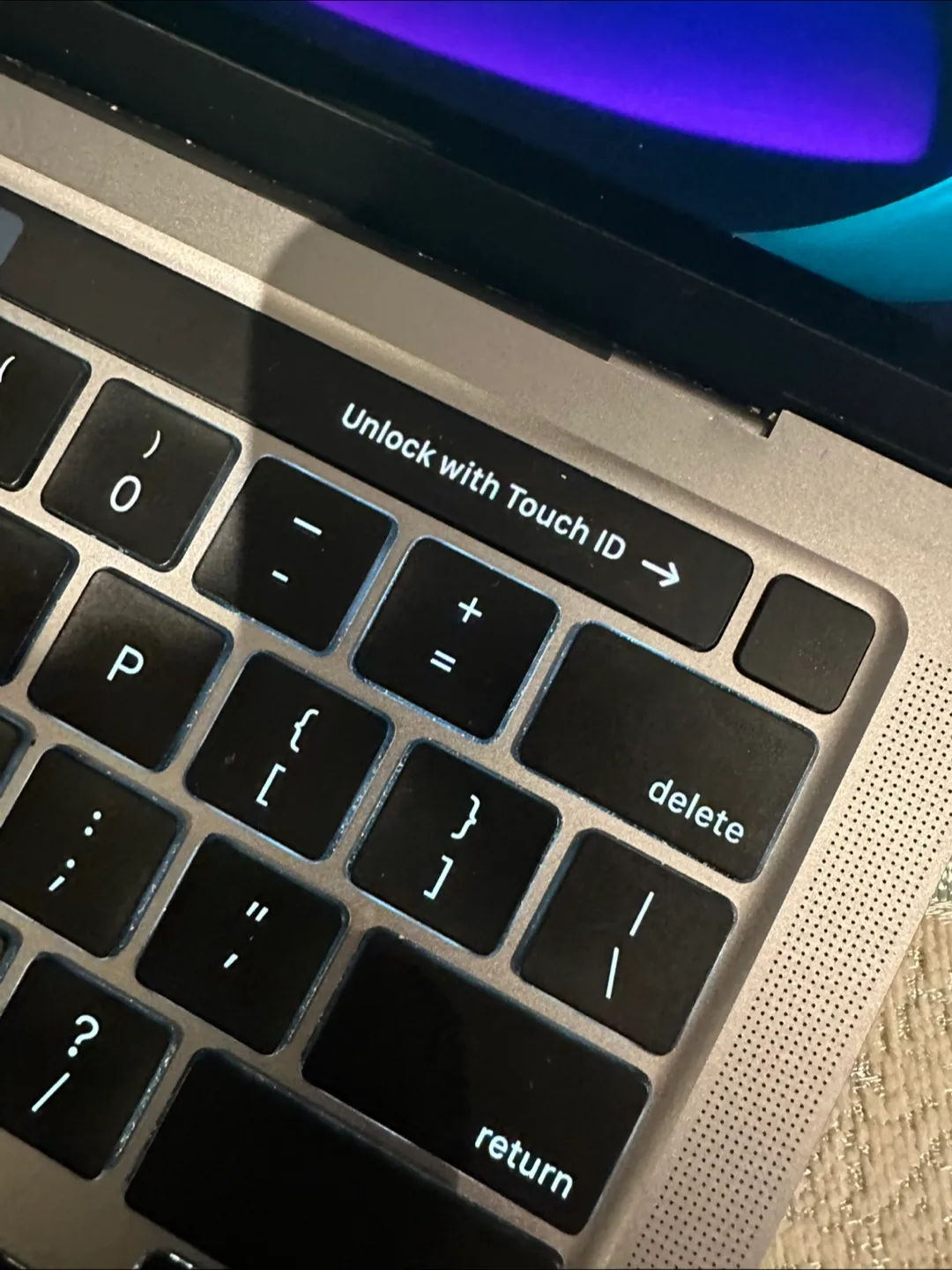 Custom Apple MacBook Pro 13 " image indicator(9)