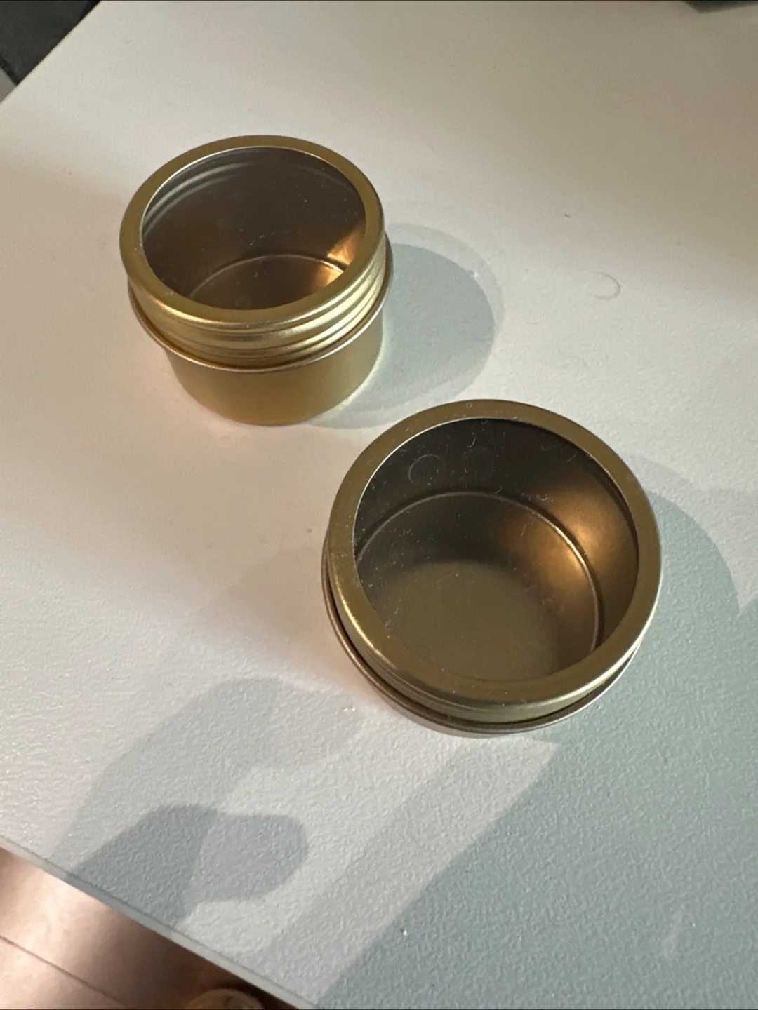 🆓 Small David’s Tea tins (2) thumbnail
