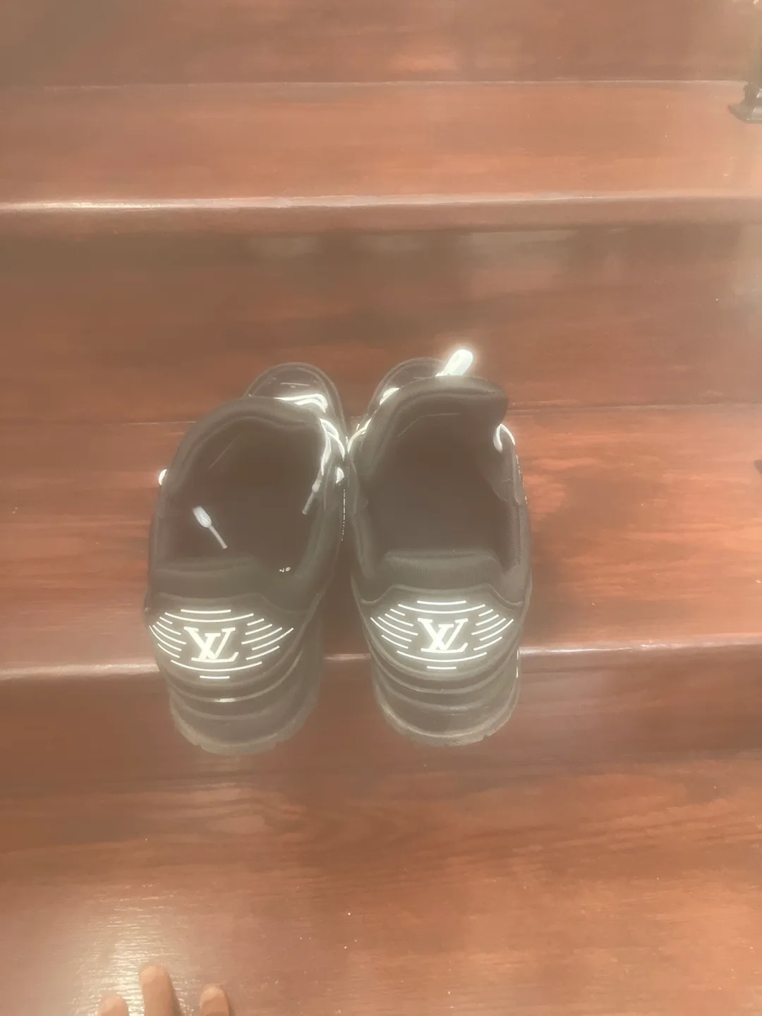 Lv trainers image indicator(4)