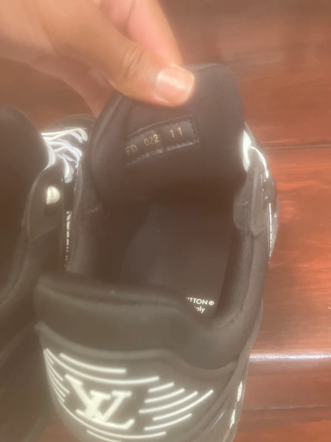 Lv trainers image indicator(7)