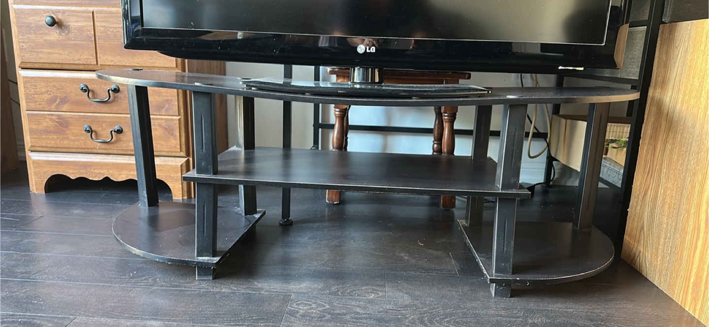 2 LG Television with Stand and TV table