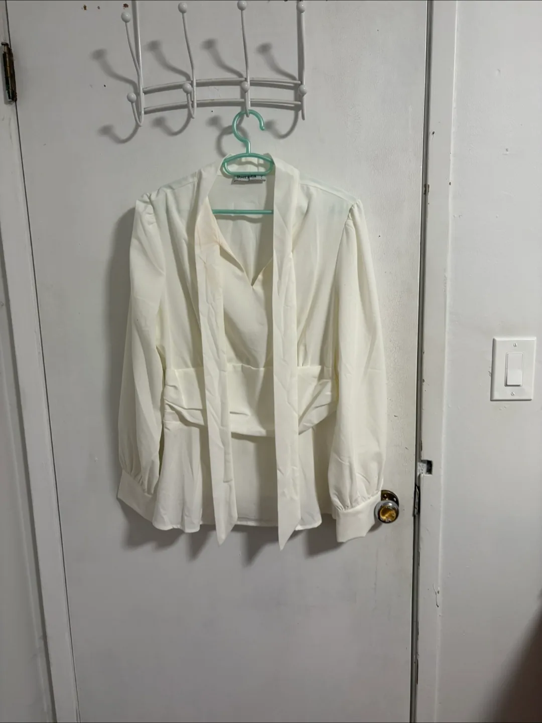 Cream-coloured blouse thumbnail