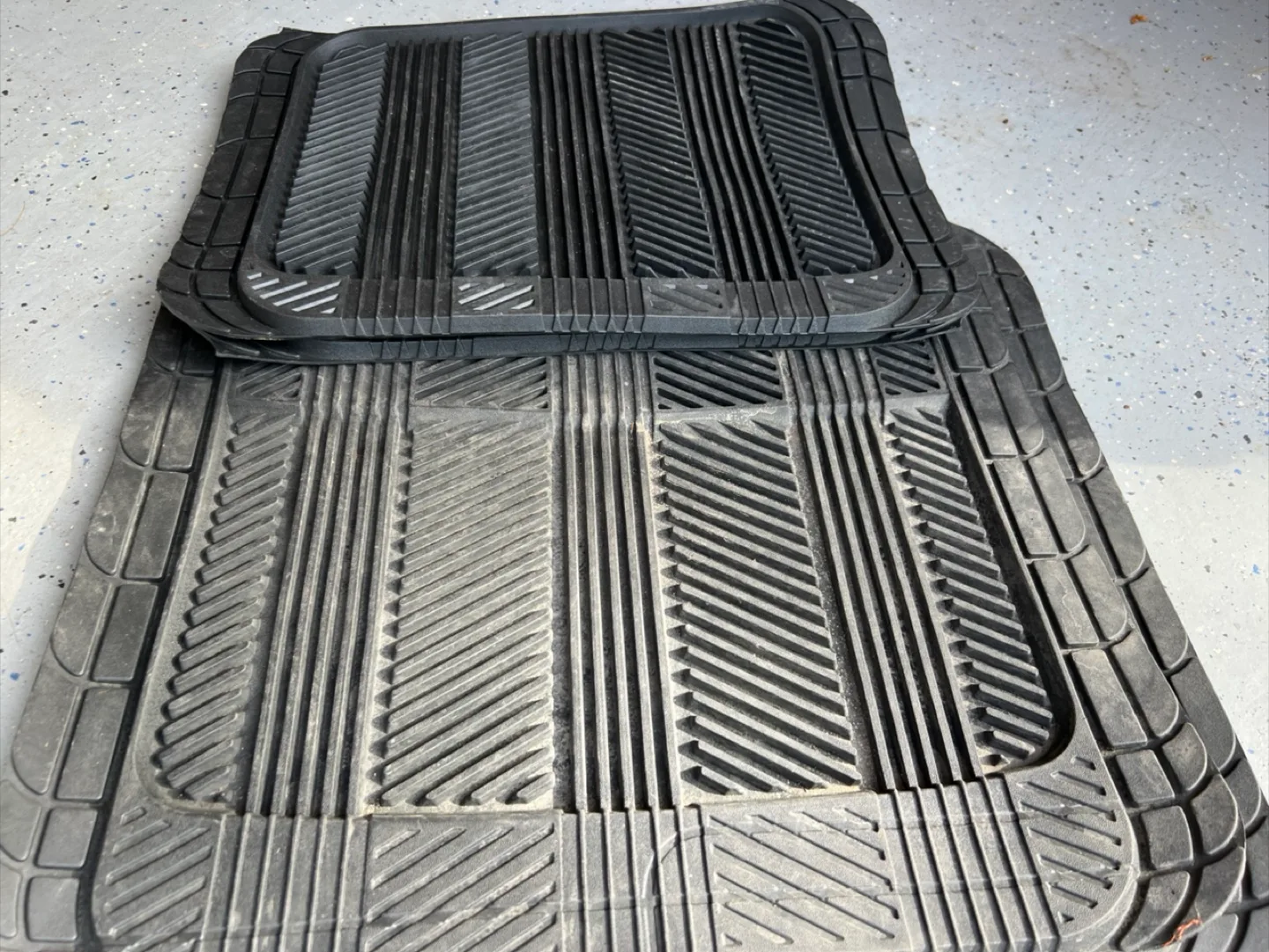 Black Rubber Car Floor Mats image indicator(3)