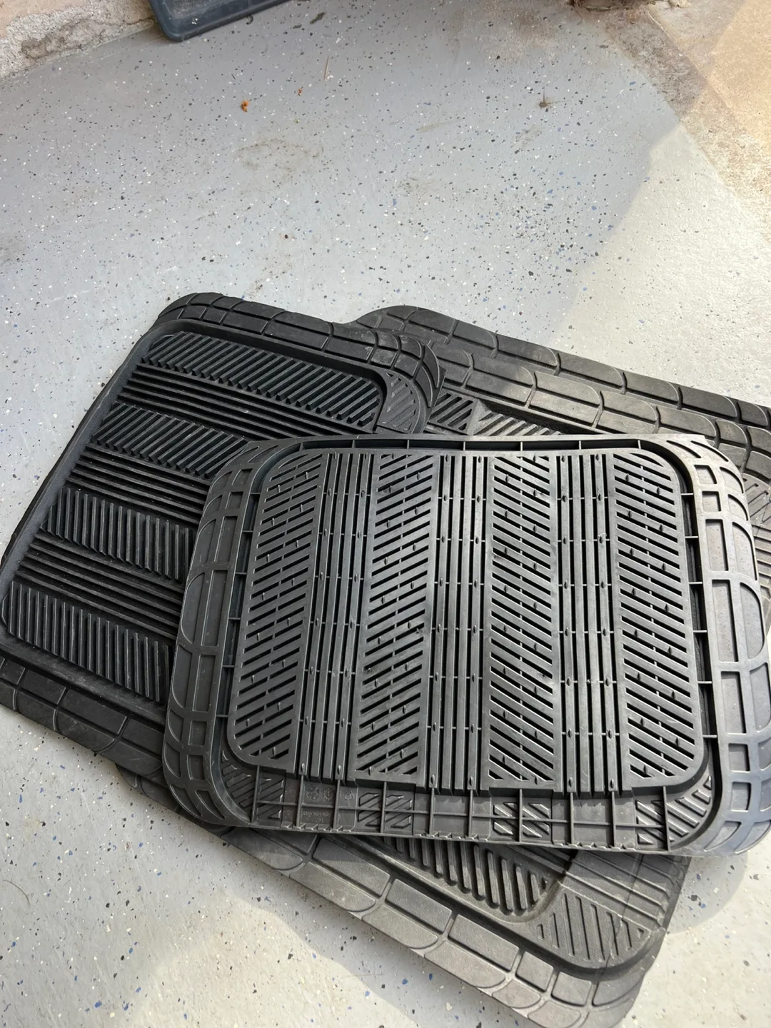 Black Rubber Car Floor Mats image indicator(2)