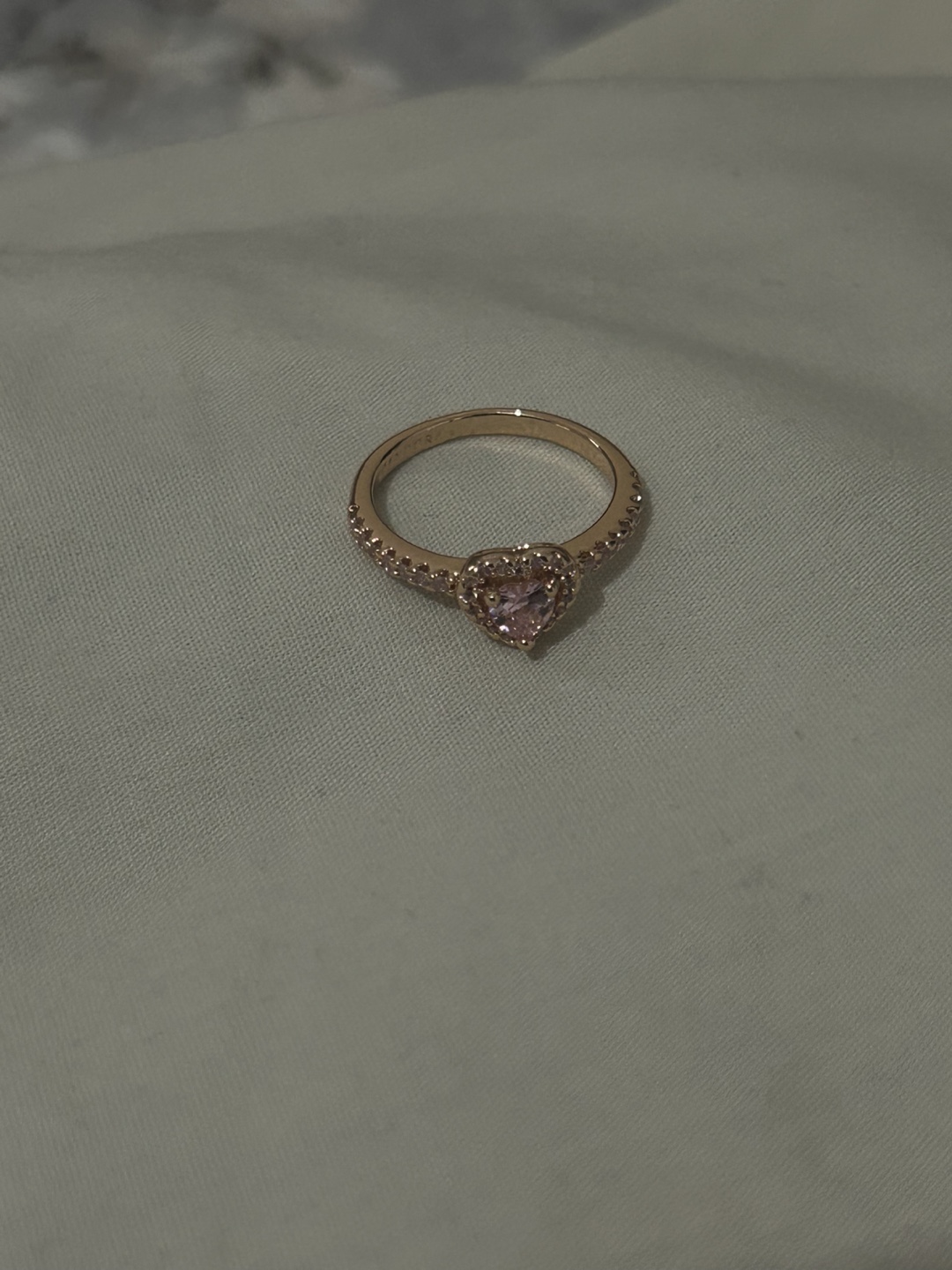 Pandora rose gold heart