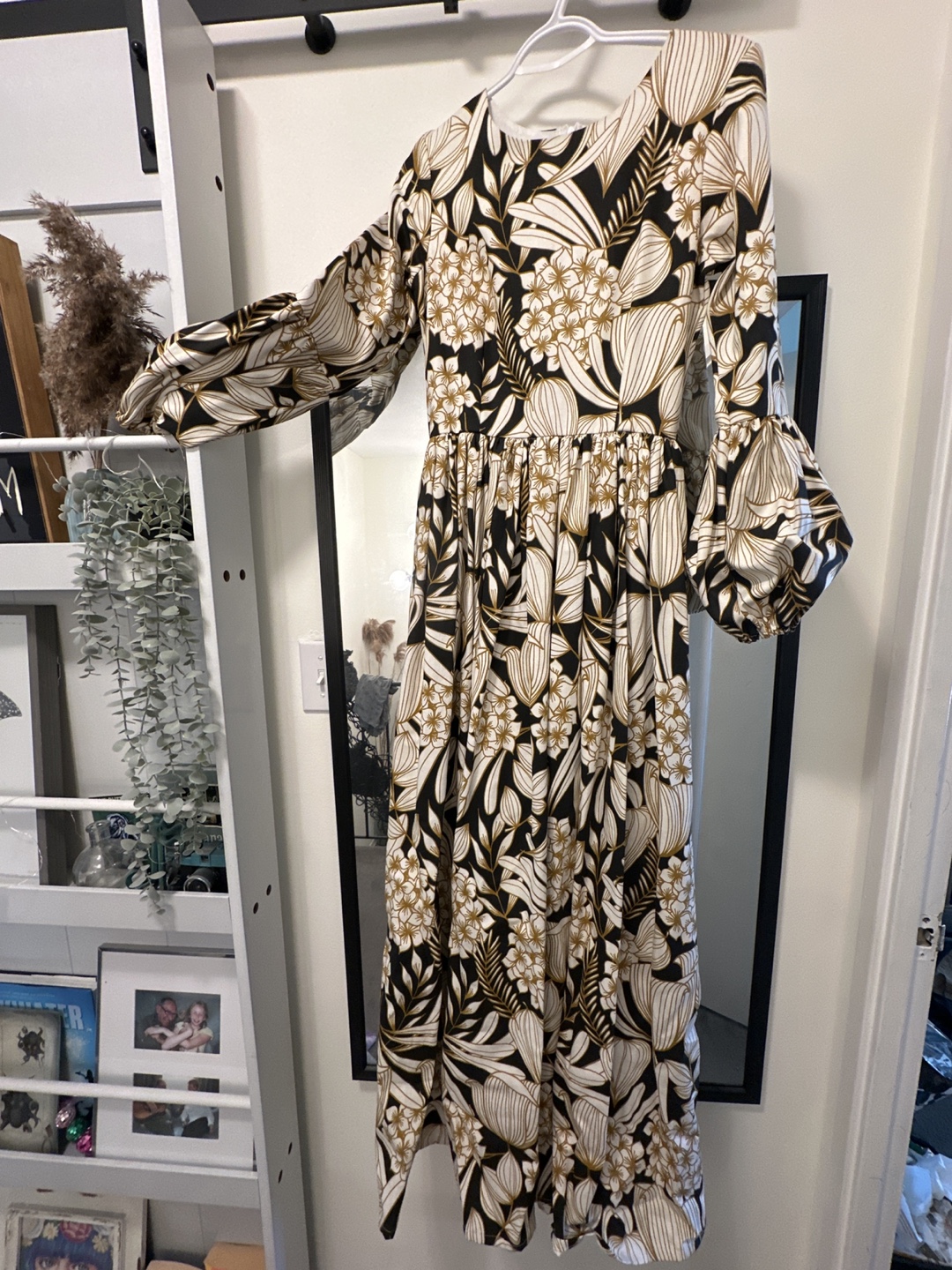 Elegant Maxi Dress with Puff Sleeves