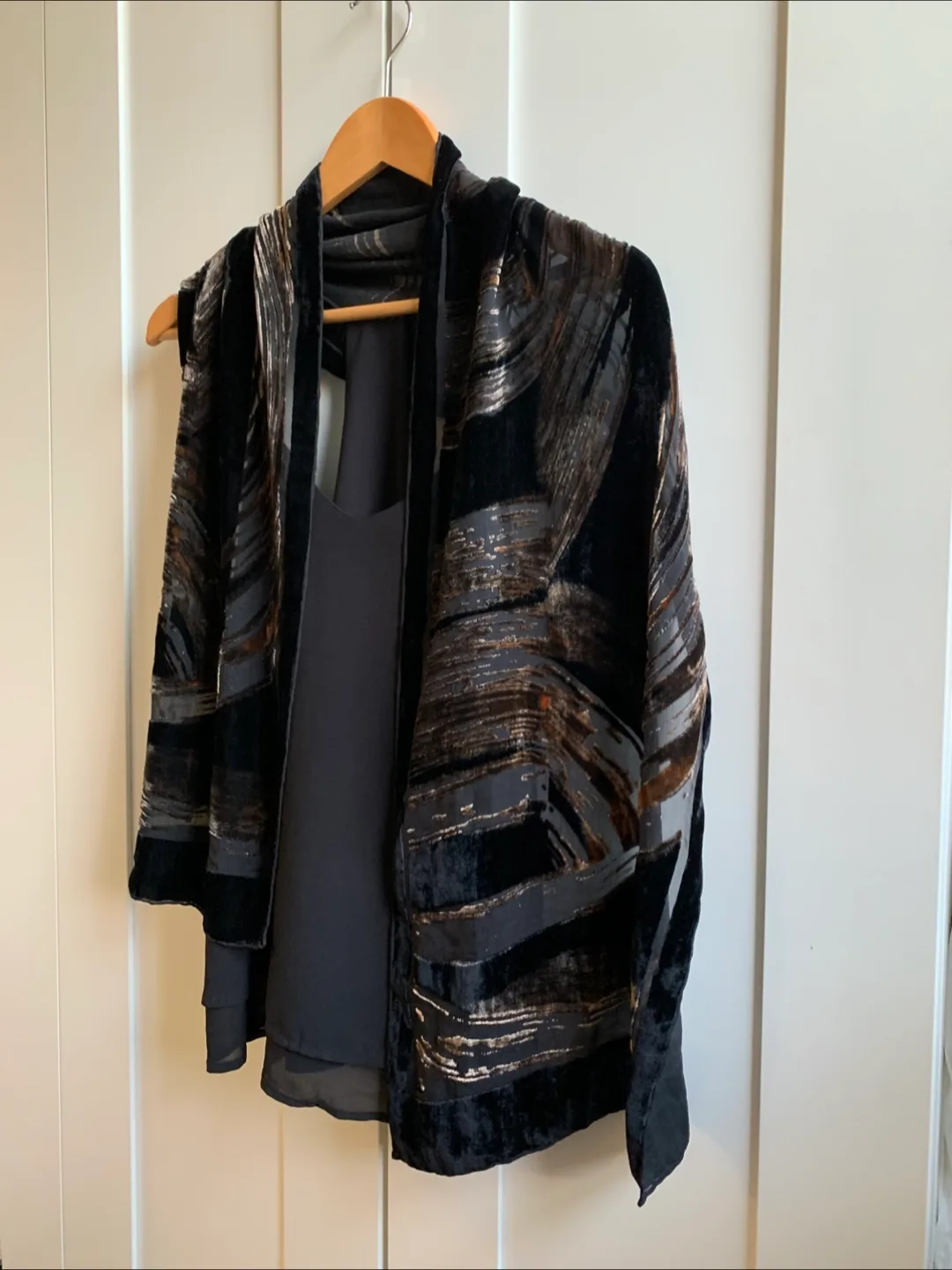 ✨100% Silk Velvet Fancy Scarf image indicator(4)