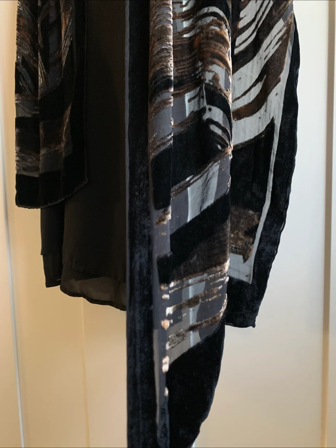 ✨100% Silk Velvet Fancy Scarf image indicator(5)