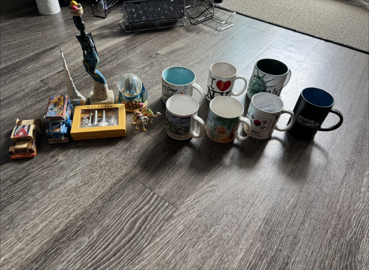 Souvenirs and Mugs Lot