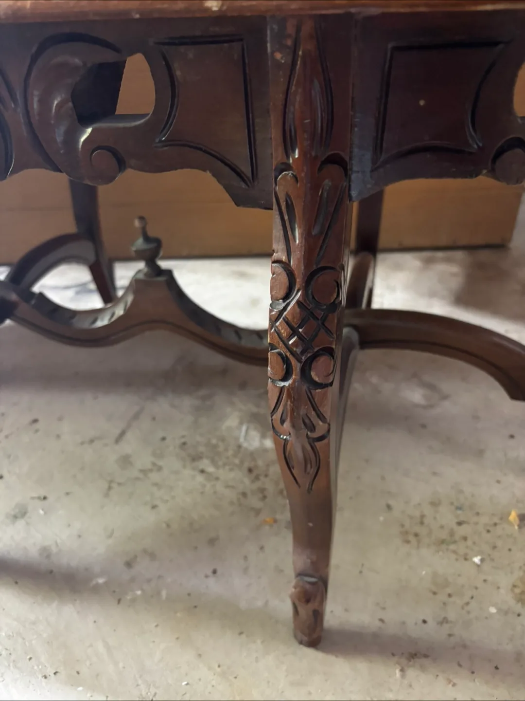 Vintage Oval Wood Table image indicator(5)