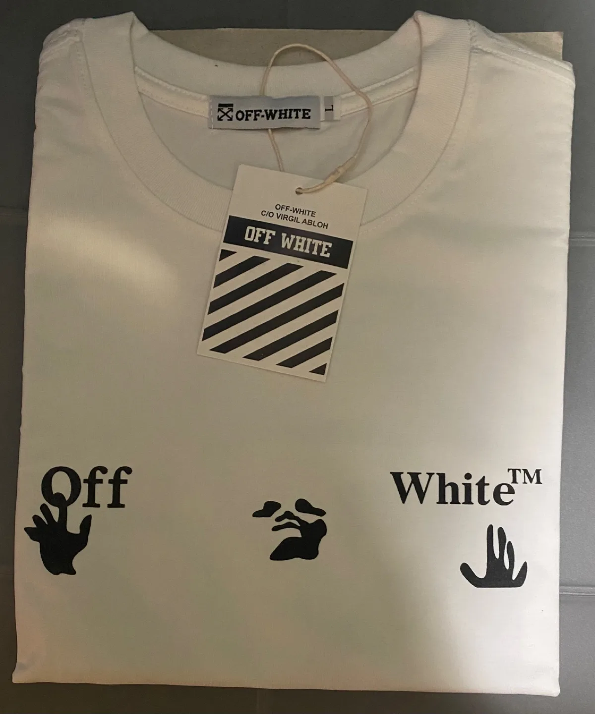 Off-White T-Shirt thumbnail