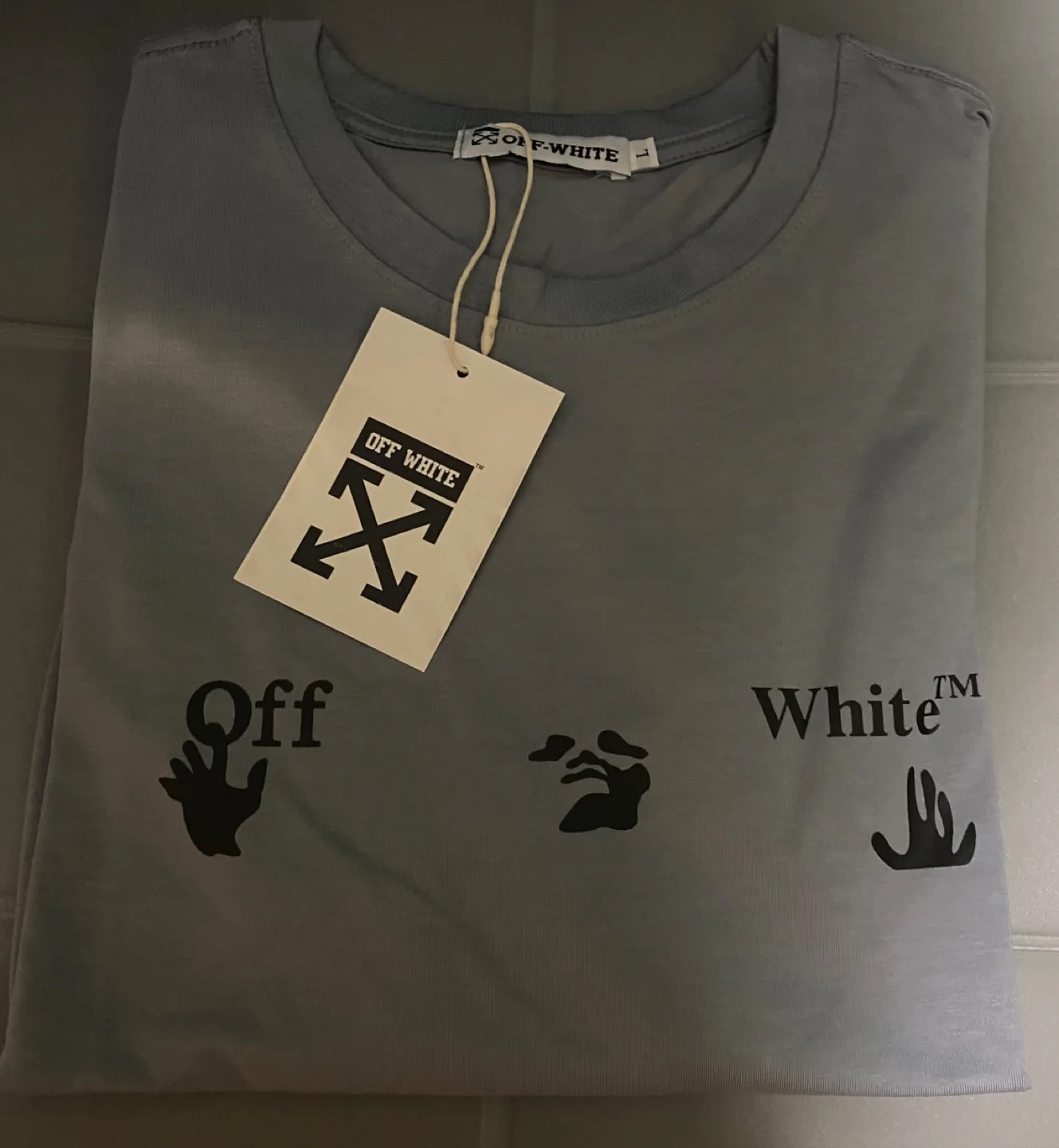 Off-White T-Shirt - New with Tags - Size L thumbnail