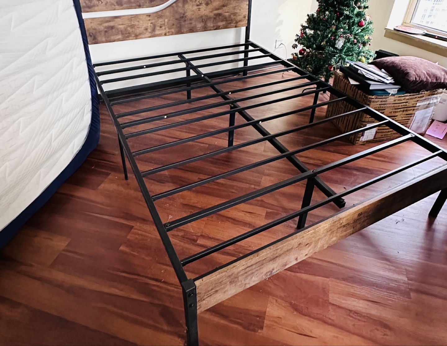 Full size platform Bed Frame - photo 5