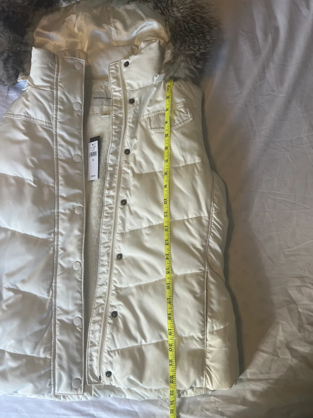 BANANA REPUBLIC HOODED PUFFER VEST WHITE image indicator(2)