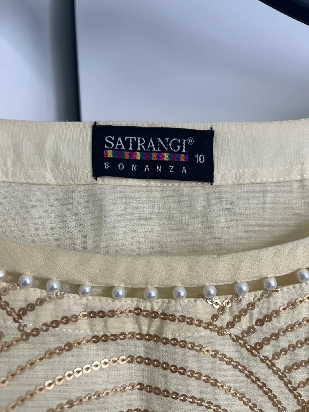 Satrangi Bonanza Golden kurta image indicator(2)