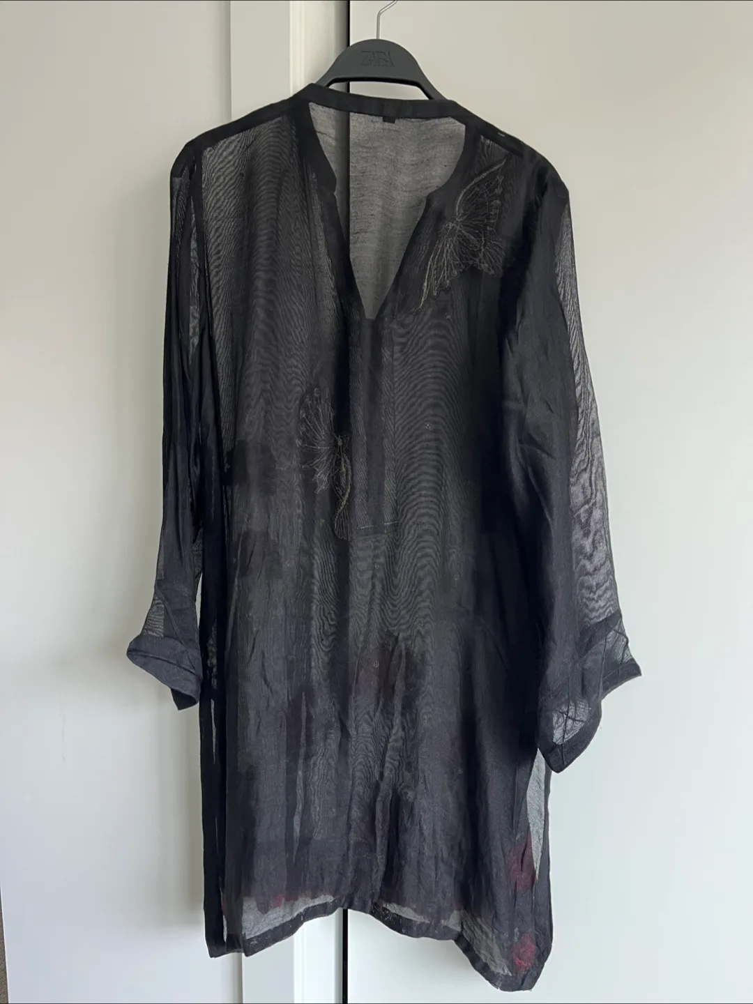 Agha Noor Black Shirt w/ matching dupatta image indicator(4)