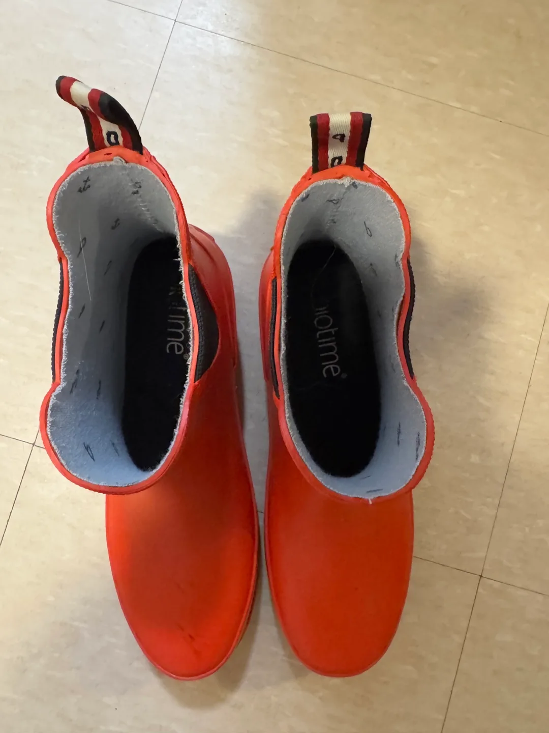 Ladies Red Rain Boots - Size 7 🧡 image indicator(2)