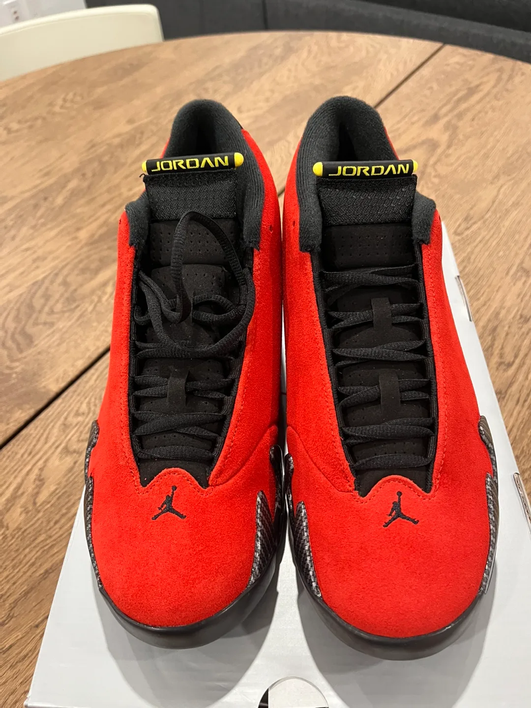 Jordan 14 Ferrari image indicator(2)