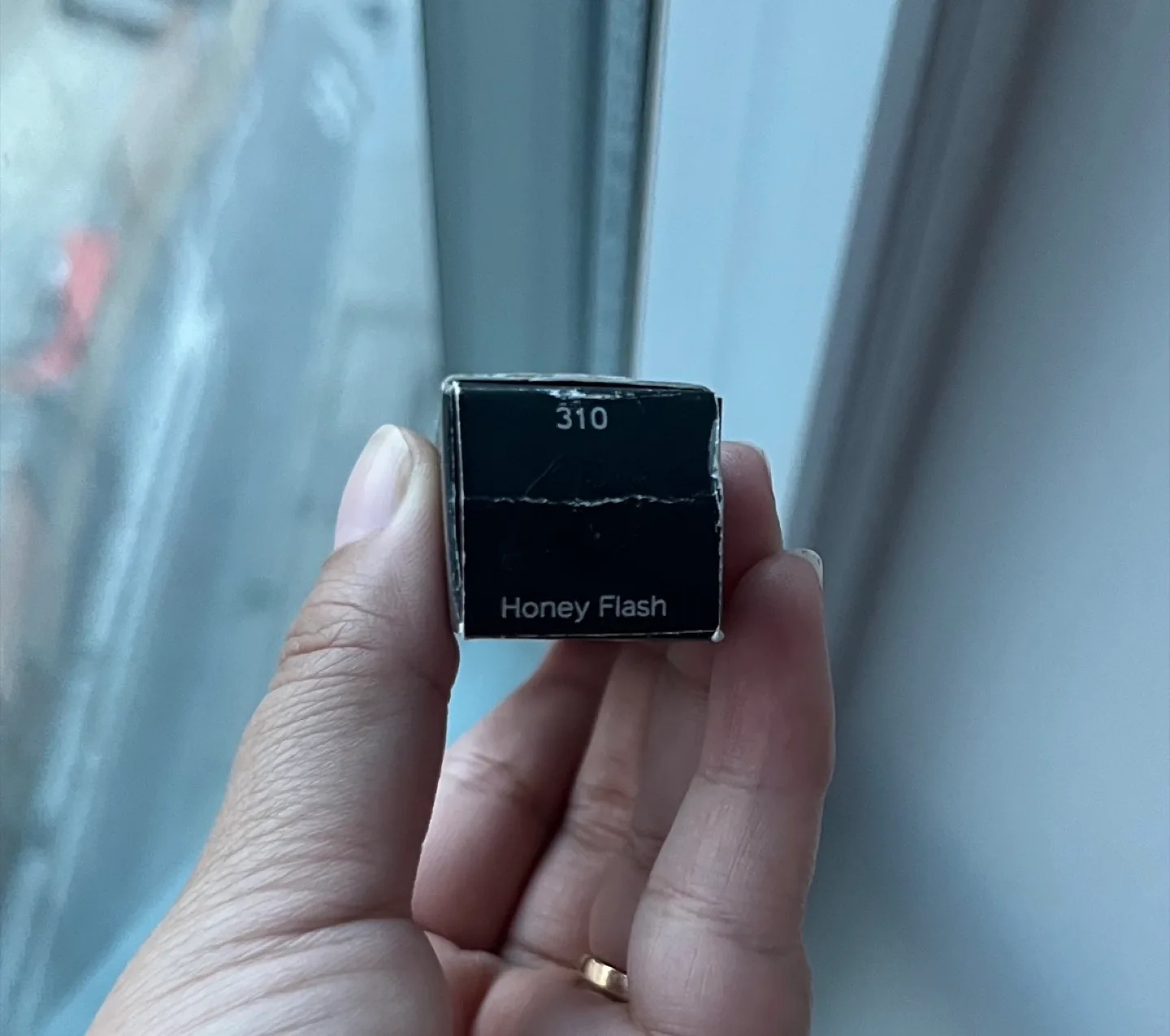 Shiseido Ginza Tokyo LacquerInk LipShine image indicator(2)