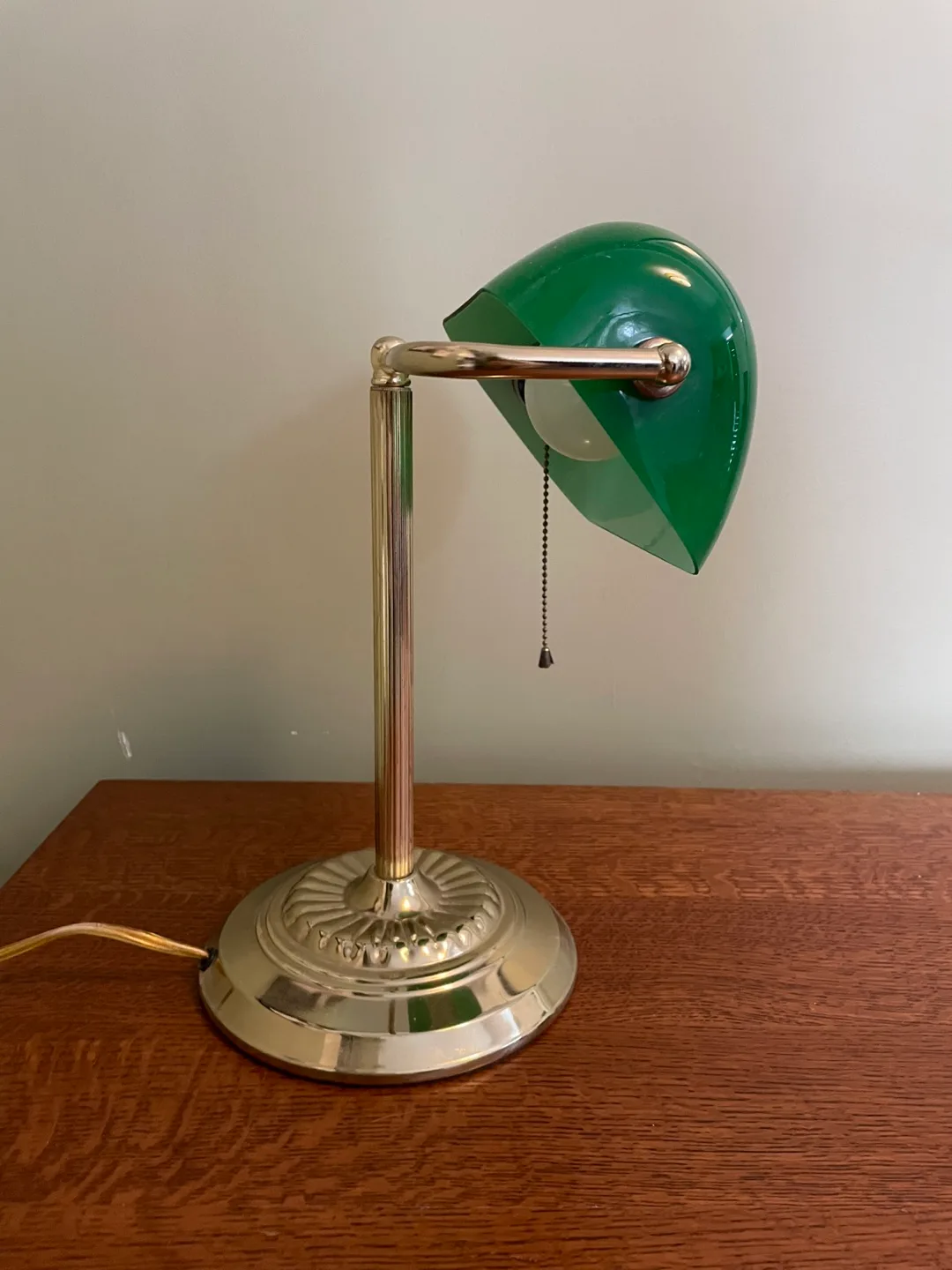Vintage-Style Green Banker's Lamp image indicator(2)