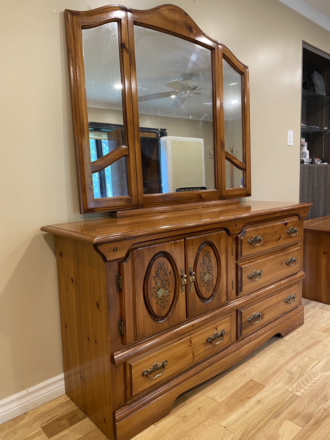 Beautiful Daveluyville Solid Wood Dresser (CAN DELIVER) - photo 2